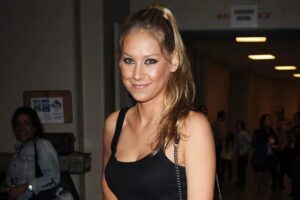 anna kournikova jingle ball 012925 22c5b0cda1b34e869d16b263c95f481a3206887127188462418