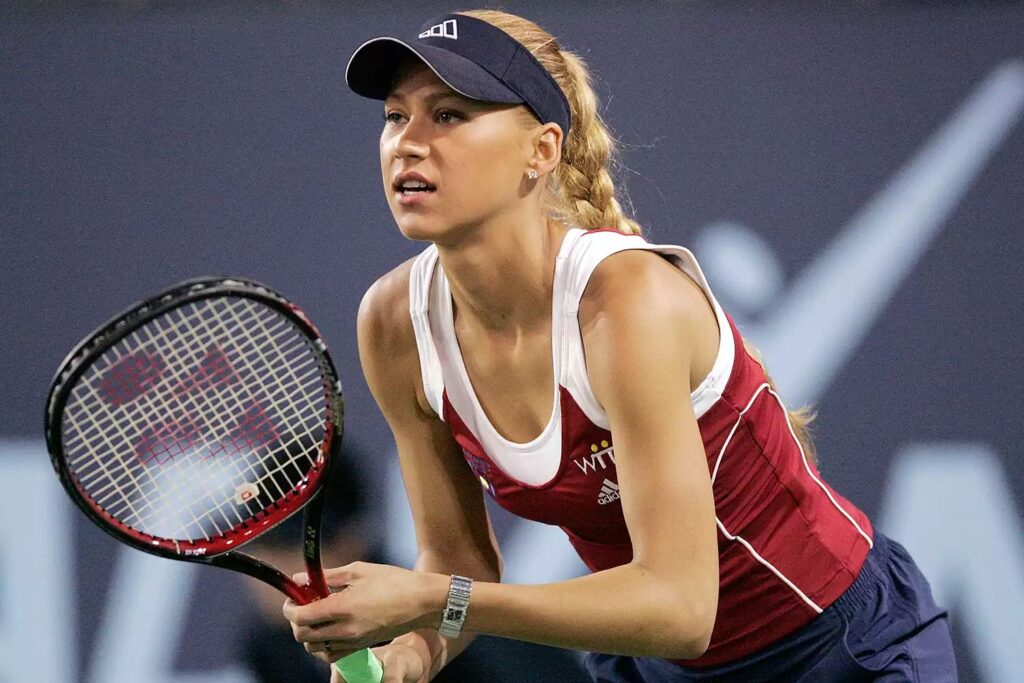 Anna Kournikova Seen in Wheelchair in Rare Public Appearance After Two Years 4 anna kournikova newport beach 012925 93f0f4d5e2554a35a92c0ee0d0c619d62694913698445740711