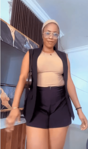 Lady Complains, Displays Outfit That Made Usher Send Her Out of Church 4 outfit that made usher send her out of church